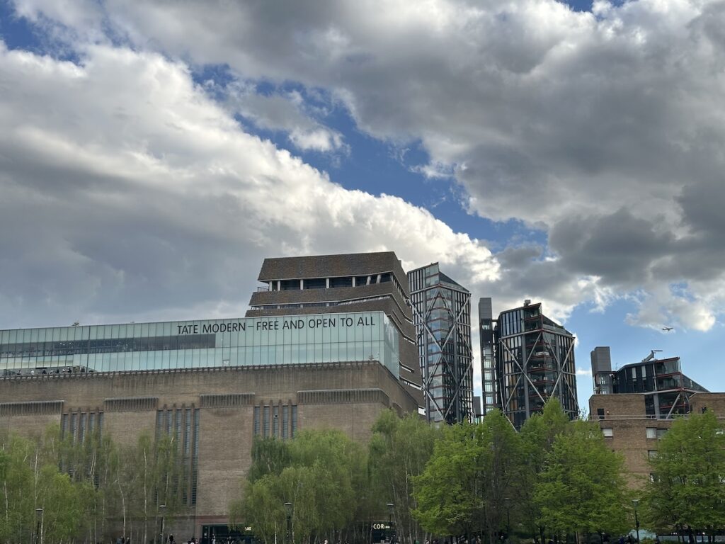 Tate modern Museum in London in the rain